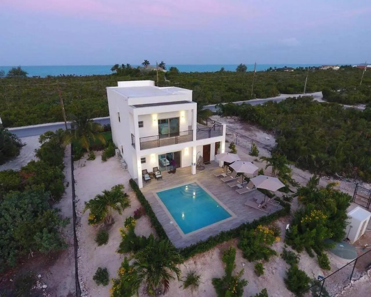 Private Pool Villa Ocean Views Long Bay Bed & Breakfast